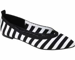 Journee Collection Comfort Foam™ Tayleen Flat